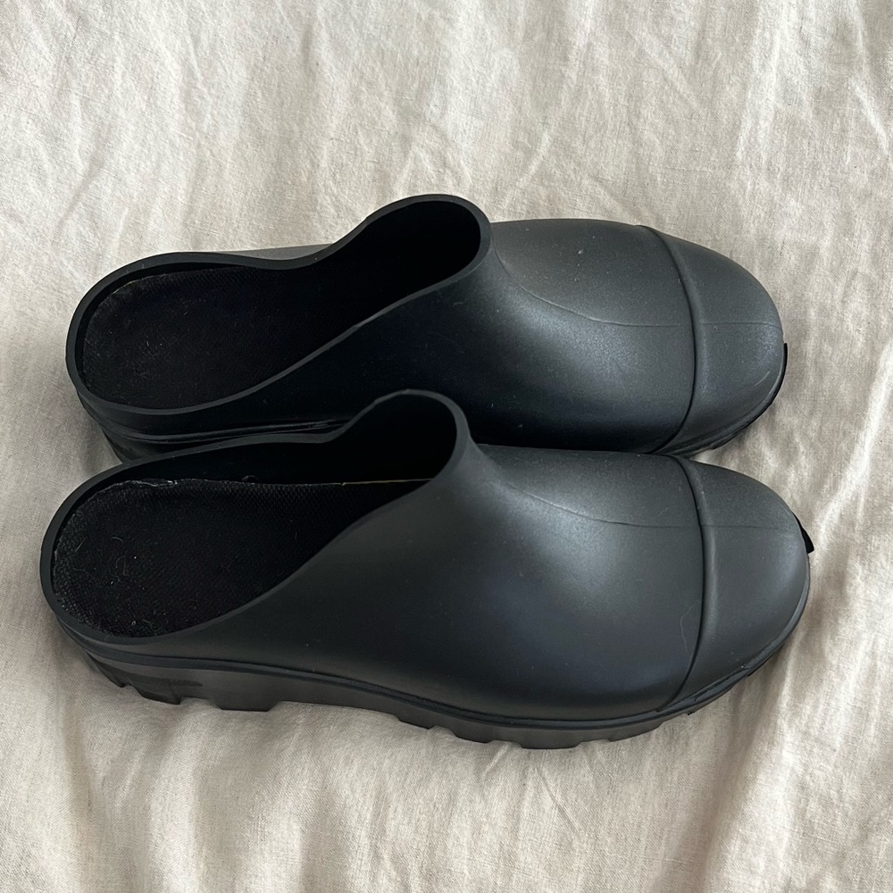 Chillbies in black